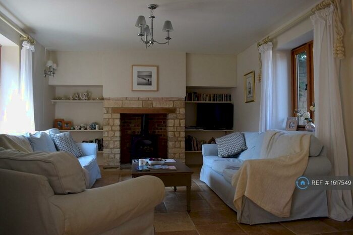 4 Bedroom Semi-Detached House To Rent In Whitwells Yard, Oundle, PE8