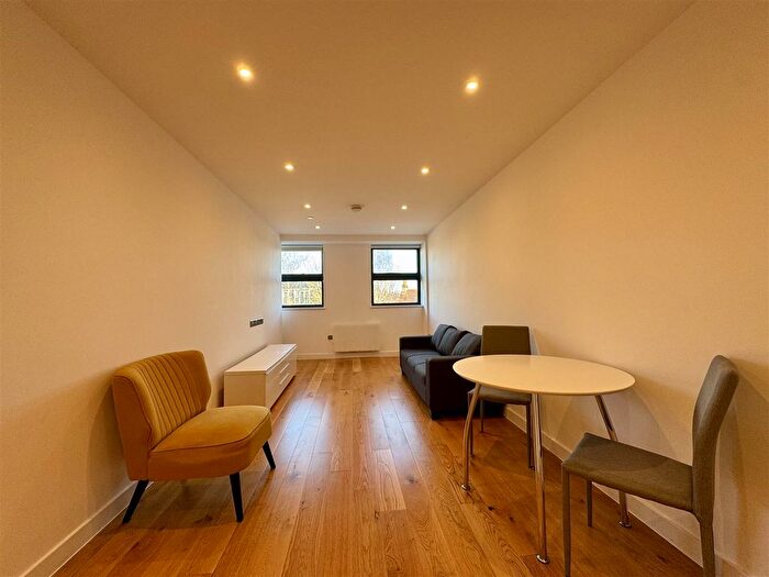 Studio To Rent In Rockingham Road, Uxbridge, UB8