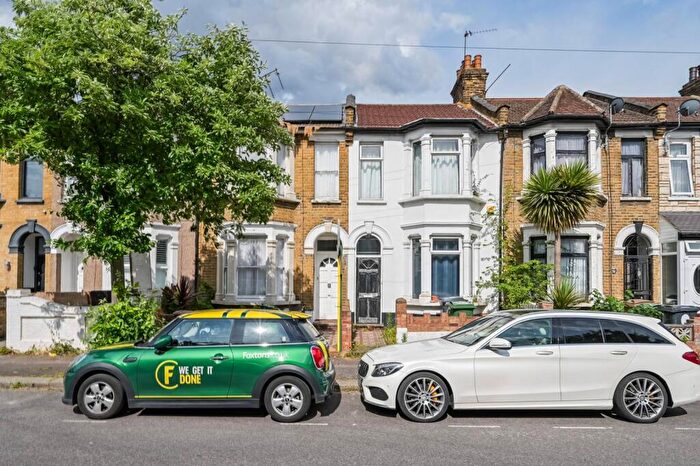4 Bedroom Terraced House To Rent In Sunnyside Road, Leyton, London, E10