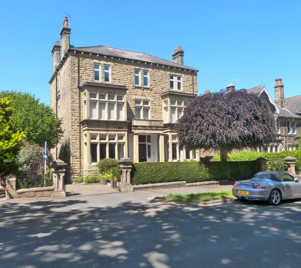 3 Bedroom Flat To Rent In Park Road, Harrogate, HG2