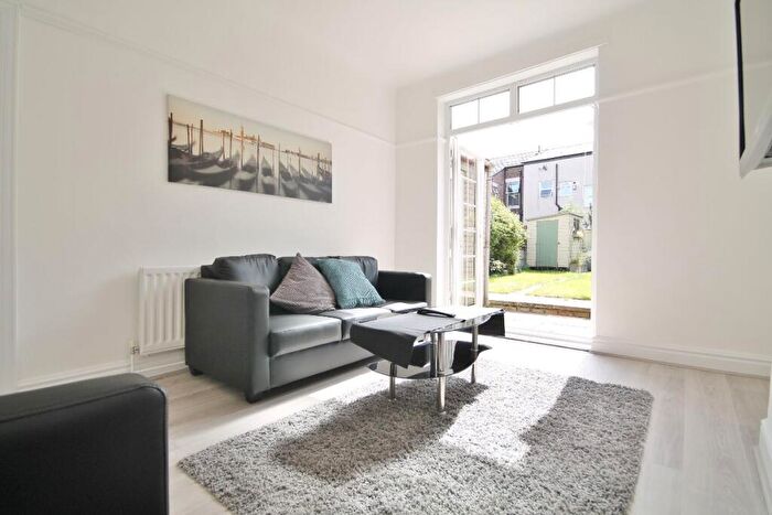4 Bedroom Terraced House To Rent In Whitland Rd, Kensington, L6