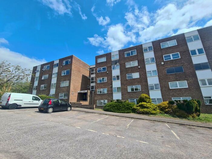 2 Bedroom Flat To Rent In Anson Drive, Sholing, SO19