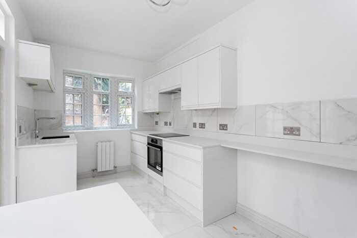 4 Bedroom Property To Rent In Burnsall Street, London, SW3