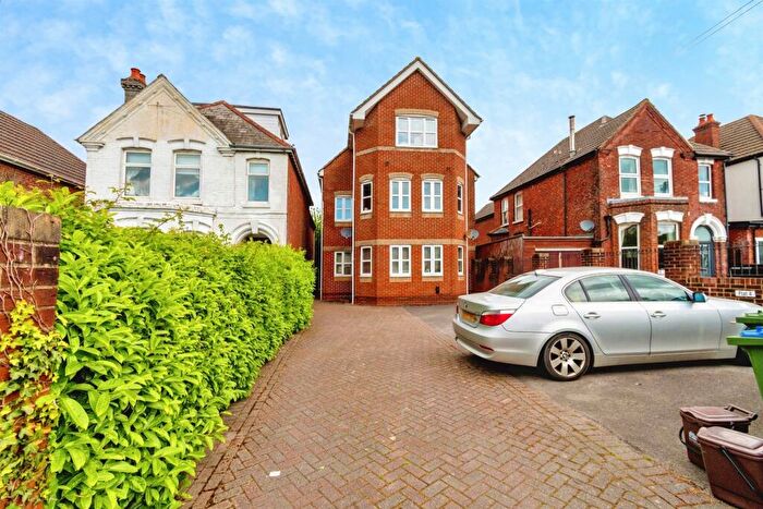 1 Bedroom Flat For Sale In Winchester Road, Southampton, SO16