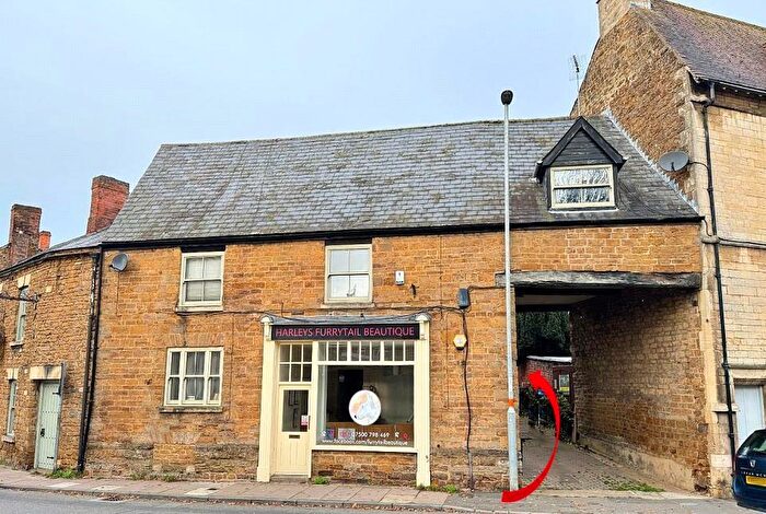 1 Bedroom Flat To Rent In High Street, Rothwell, NN14