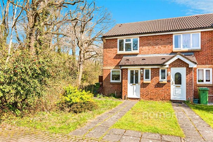 2 Bedroom Semi-Detached House To Rent In Great Oaks Chase, Chineham, Basingstoke, RG24