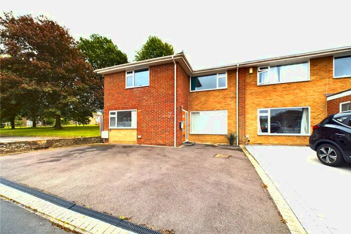 4 Bedroom Detached House To Rent In Rakers Ridge, Horsham, West Sussex, RH12