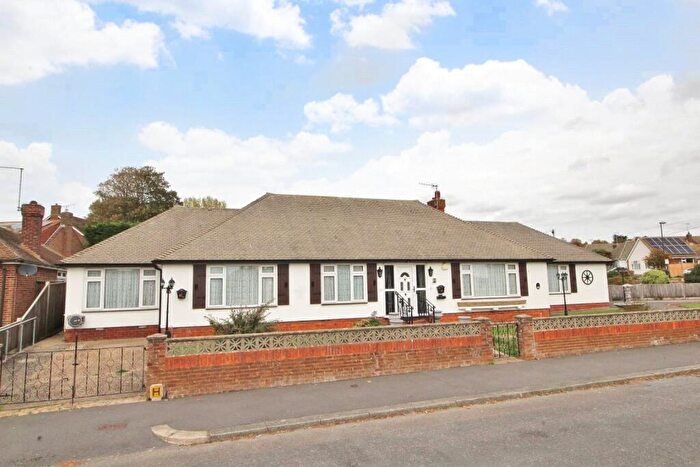 4 Bedroom Bungalow For Sale In Exmoor Crescent, Salvington, Worthing, West Sussex, BN13