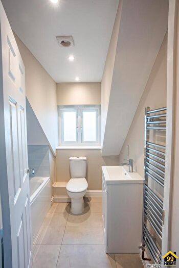 3 Bedroom Terraced House For Sale In Thame Road, Long Crendon, Buckinghamshire, HP18