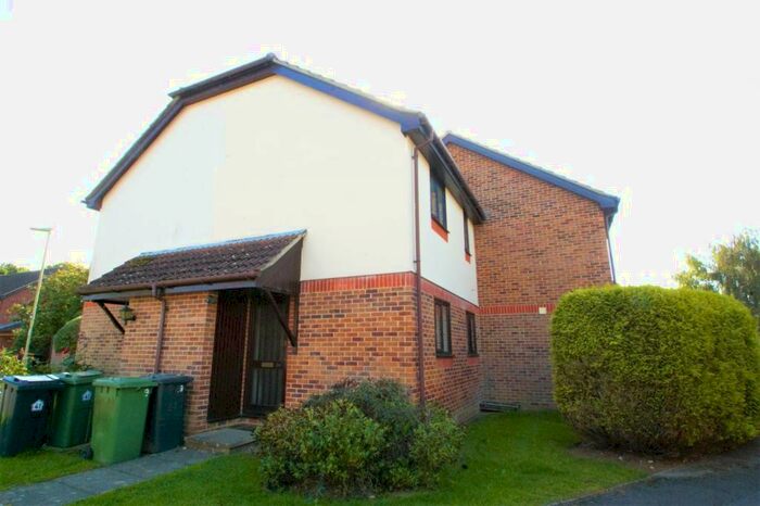 1 Bedroom Terraced House To Rent In Sandringham Road, Petersfield., GU32