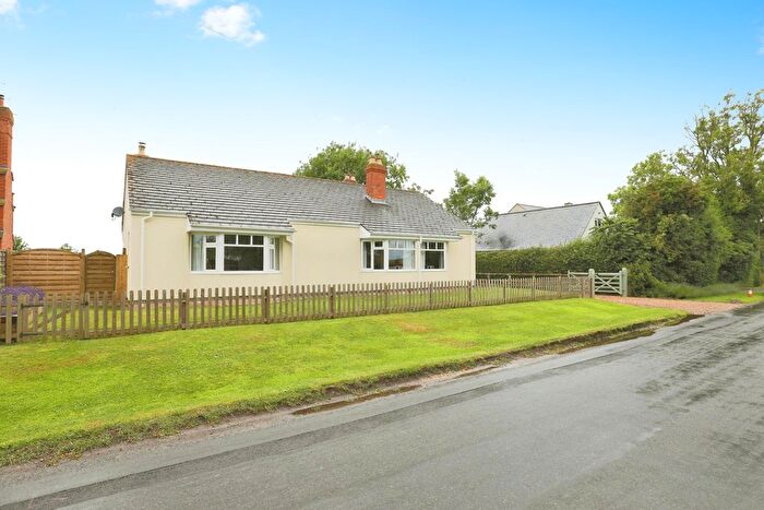 4 Bedroom Bungalow For Sale In Murcot Road, Childswickham, Broadway, Worcestershire, WR12