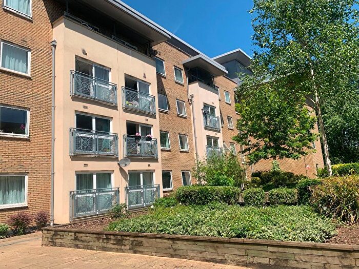 2 Bedroom Flat To Rent In Cline Road, London, N11