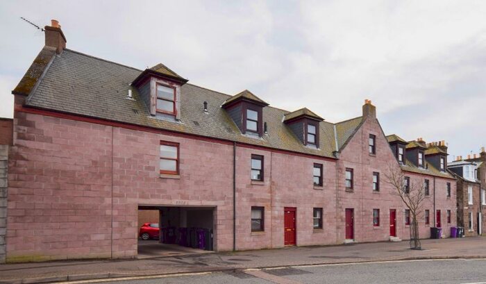 2 Bedroom Flat To Rent In Bridge Street, Montrose, Angus, DD10
