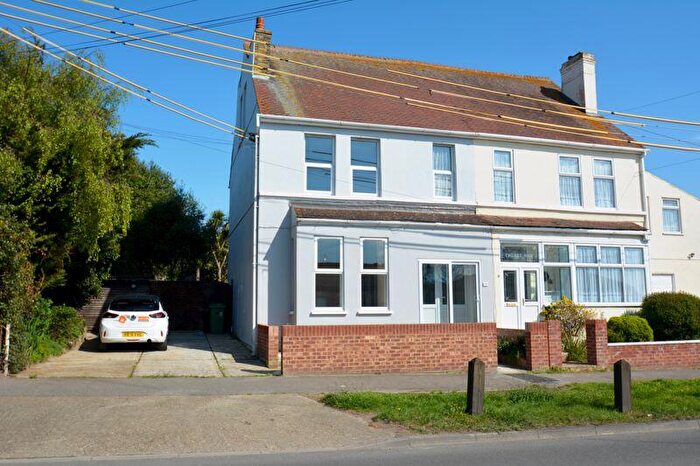 5 Bedroom Semi-Detached House For Sale In The Broadway, Minster, ME12