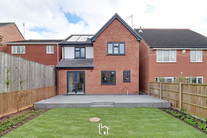 4 Bedroom Detached House To Rent In Sunnycroft Road, Leicester, LE3