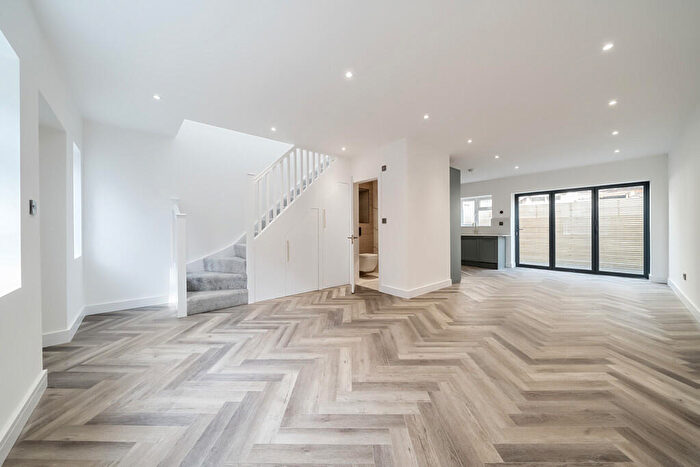 2 Bedroom Terraced House For Sale In Inchmery Road, London, SE6