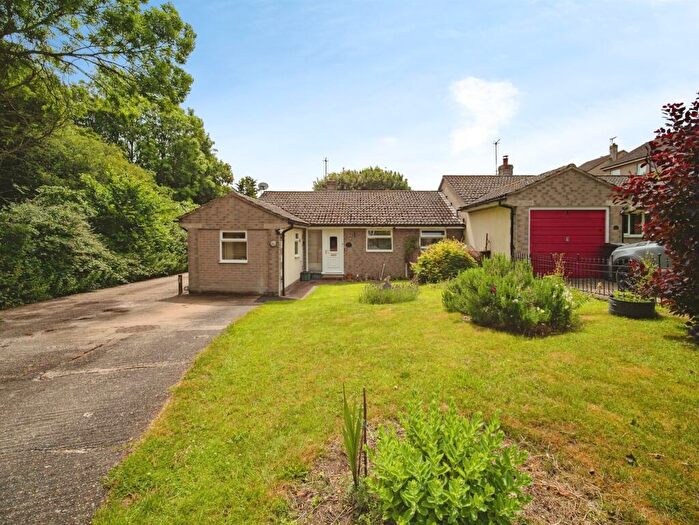 3 Bedroom Semi-Detached Bungalow For Sale In Paynes Close, Piddlehinton, Dorchester, DT2