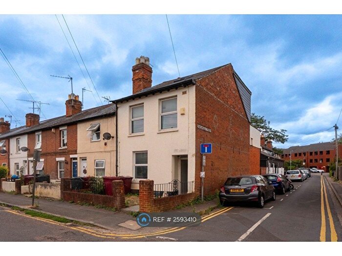 3 Bedroom End Of Terrace House To Rent In Cumberland Road, Reading, RG1