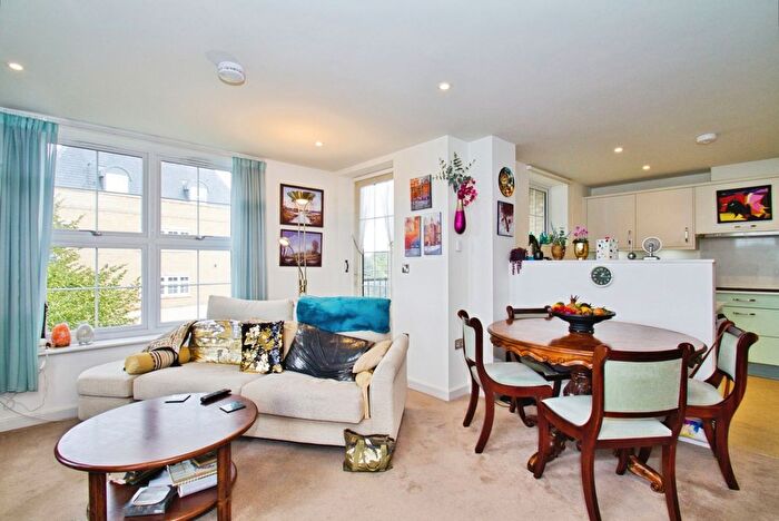 2 Bedroom Flat For Sale In Canon Woods Close, Sherborne, Dorset, DT9