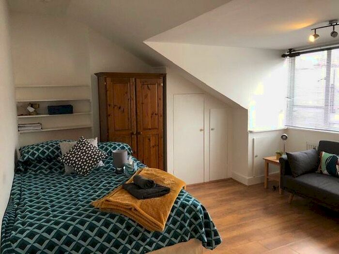 Studio To Rent In Hamilton Gardens, St John's Wood, London, NW8