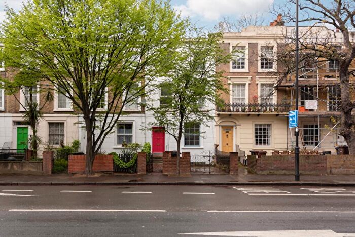 2 Bedroom Apartment For Sale In Kingsland Road, Hackney, E8