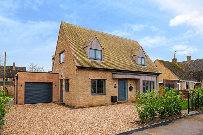 4 Bedroom Detached House For Sale In Redesdale Place, Moreton-In-Marsh, GL56