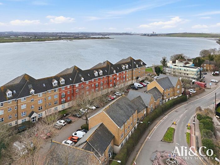 2 Bedroom Flat For Sale In Harrisons Wharf, Purfleet-On-Thames, RM19