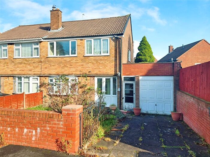 3 Bedroom Semi Detached House For Sale In Redwood Avenue, Dudley, West Midlands, DY1