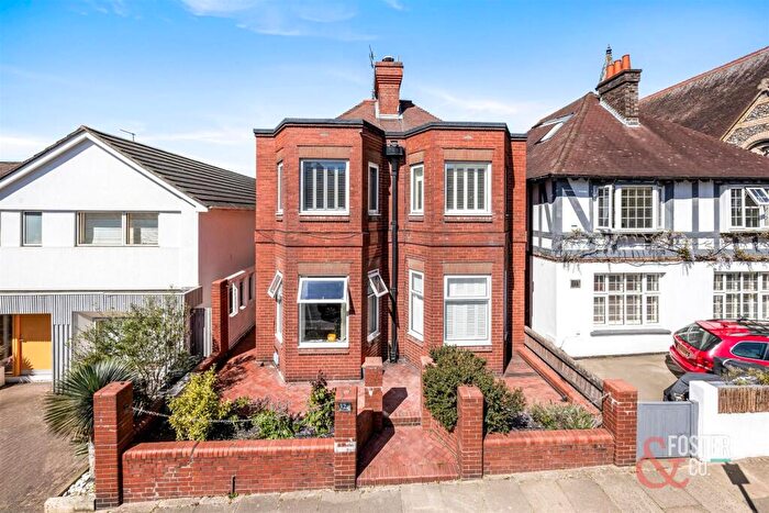 3 Bedroom Flat For Sale In Montefiore Road, Hove, BN3