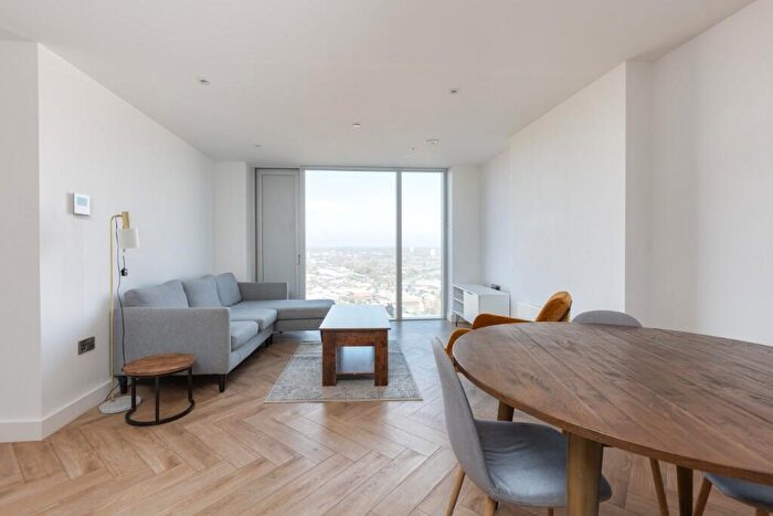 2 Bedroom Flat To Rent In Anaconda Cut, Greengate, M3