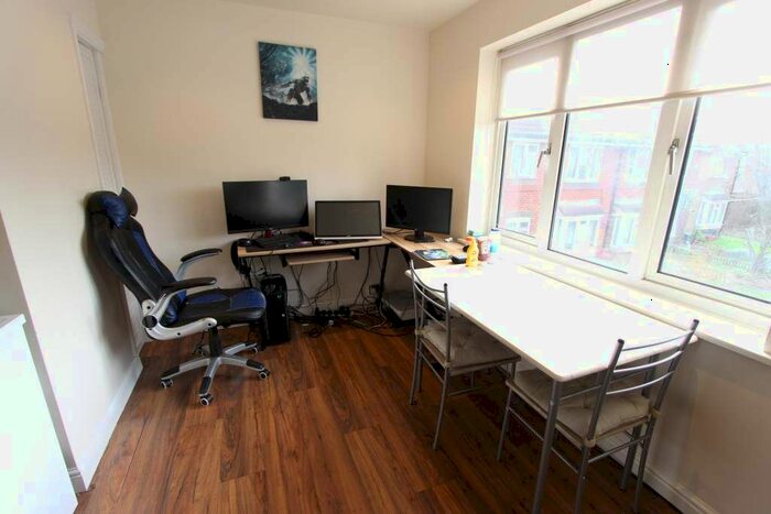 1 Bedroom Flat To Rent In Teresa Gardens, Waltham Cross, EN8