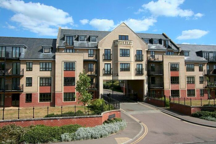 2 Bedroom Flat To Rent In St Bartholomews Court, Riverside, Cambridge, CB5
