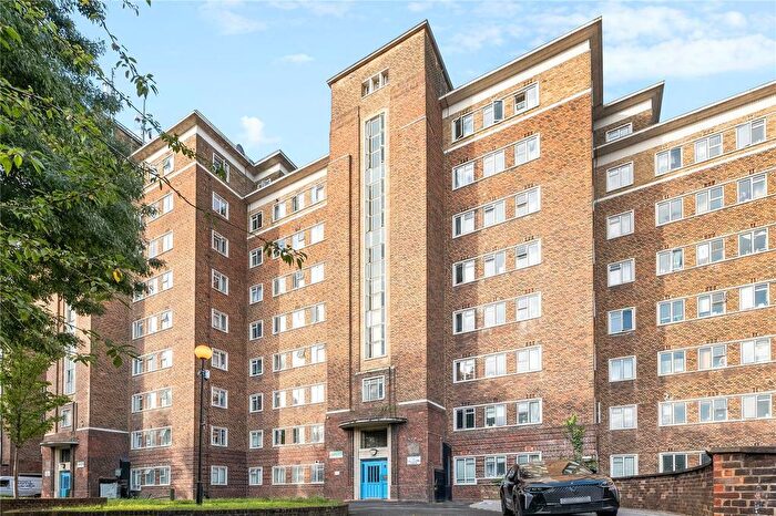 2 Bedroom Flat To Rent In Aubert Court, Avenell Road, London, N5