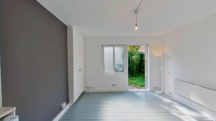 1 Bedroom Flat To Rent In Arnold Estate, Druid Street, London, SE1