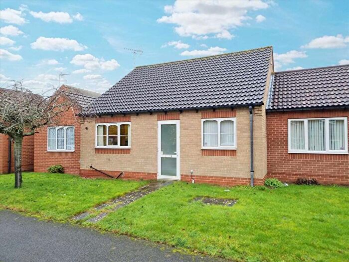 2 Bedroom Bungalow For Sale In Bishops Court, Sleaford, NG34