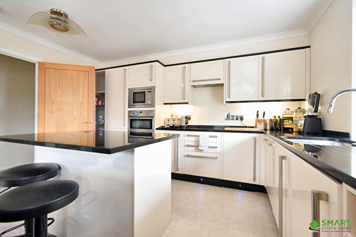 2 Bedroom Apartment For Sale In Isleworth Road, Exeter, EX4