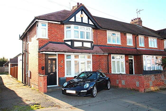 3 Bedroom End Of Terrace House For Sale In Garden Road, Walton On Thames, Surrey, KT12