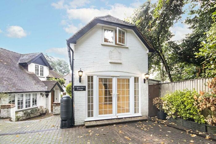 1 Bedroom House To Rent In Cockcrow Hill, Surbiton, KT6