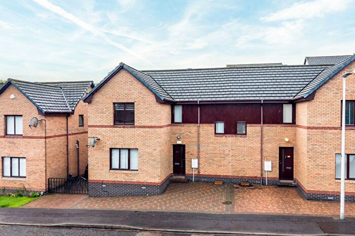 3 Bedroom Semi-detached House For Sale In Lawson Place, Dundee, DD3