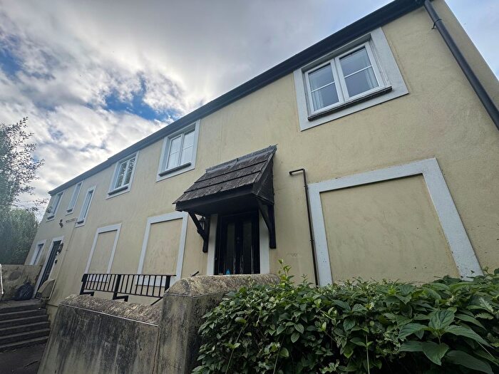2 Bedroom Flat To Rent In Beechwood Parc, Truro, TR1