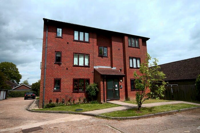 Studio To Rent In London Road, East Grinstead, RH19