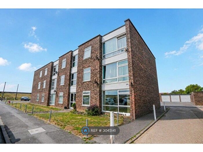 2 Bedroom Flat To Rent In Eastern Esplanade, Canvey Island, SS8