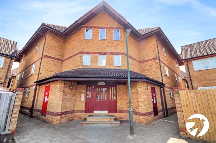 2 Bedroom Flat To Rent In Cook Square, Erith, DA8