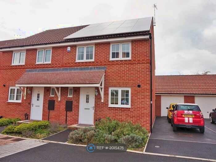 3 Bedroom Semi-Detached House To Rent In Diamond Jubilee Close, Gloucester, GL1