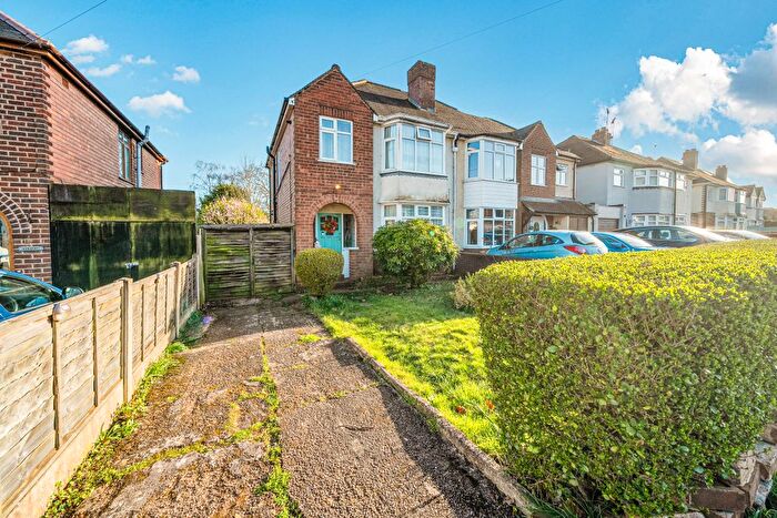 3 Bedroom Semi Detached House For Sale In Clee Avenue, Kidderminster, DY11