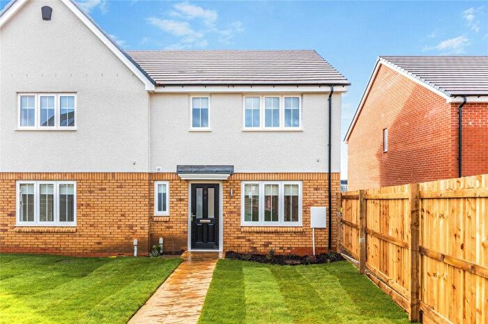 3 Bedroom Semi Detached House To Rent In Sickle Drive, Wellingborough, Northamptonshire, NN8