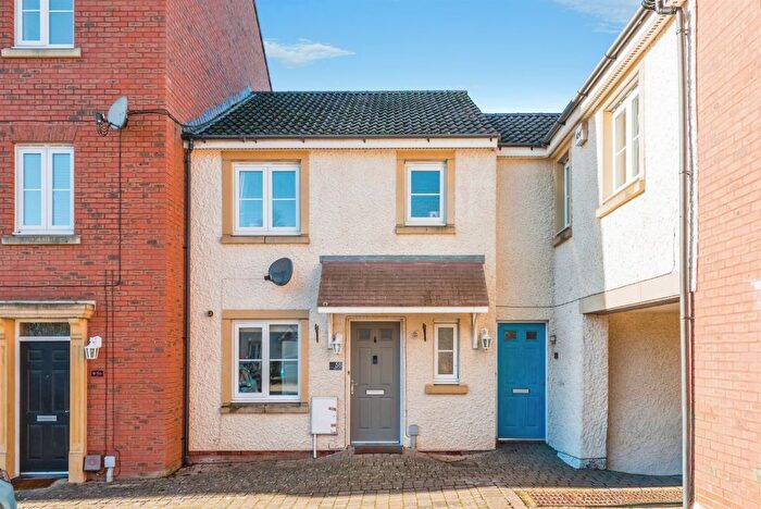 3 Bedroom Terraced House For Sale In Britten Road, Swindon, SN25