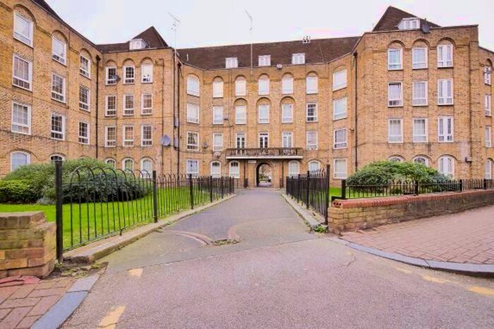 4 Bedroom Flat To Rent In Watts Street, London, E1W