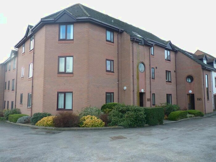 2 Bedroom Flat To Rent In Chestnut Place, Southam, CV47