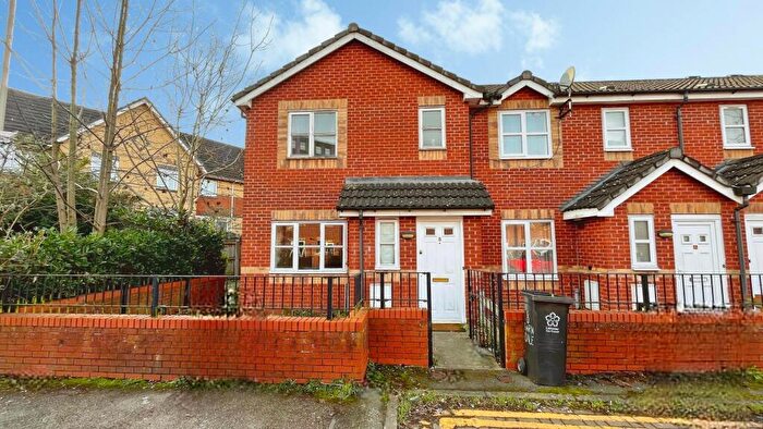 3 Bedroom Town House To Rent In Farndale Close, Leicester, LE2